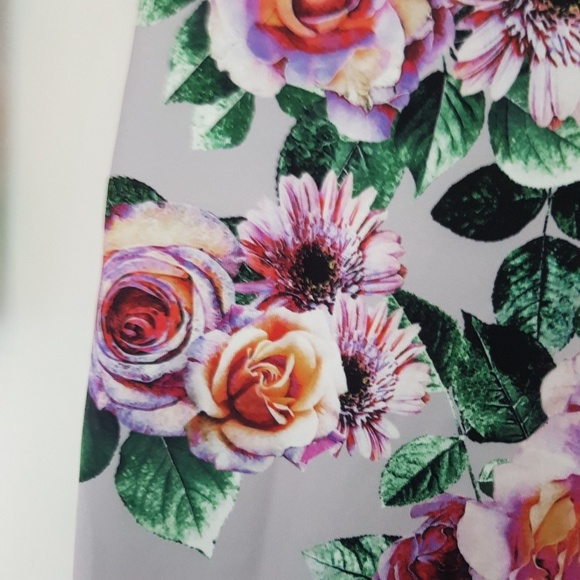 Zara Floral Midi Dress - Picture 8 of 8
